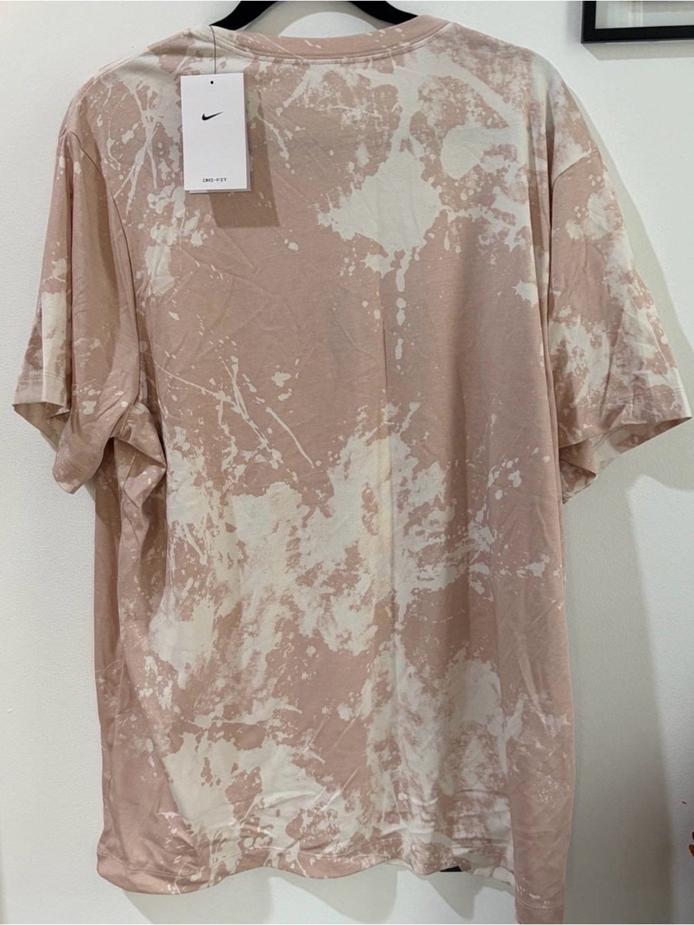 Nike Run Division Dri-FIT Bone Swoosh Print White Wash T-Shirt - Picture 2 of 4